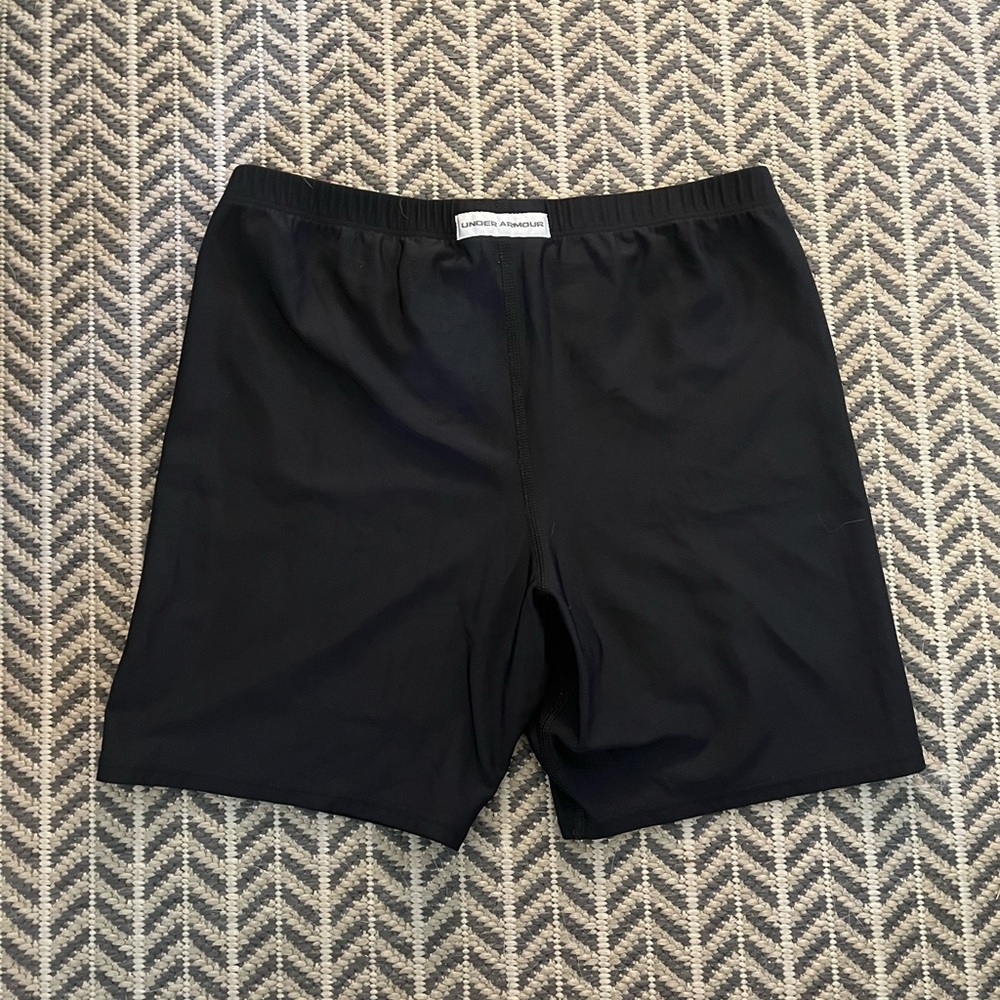 UA spandex shorts - Picture 3 of 3